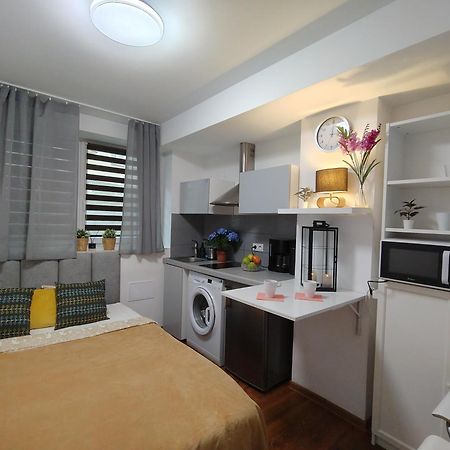 Hollidays Centrum Apartments Varsovia Exterior foto