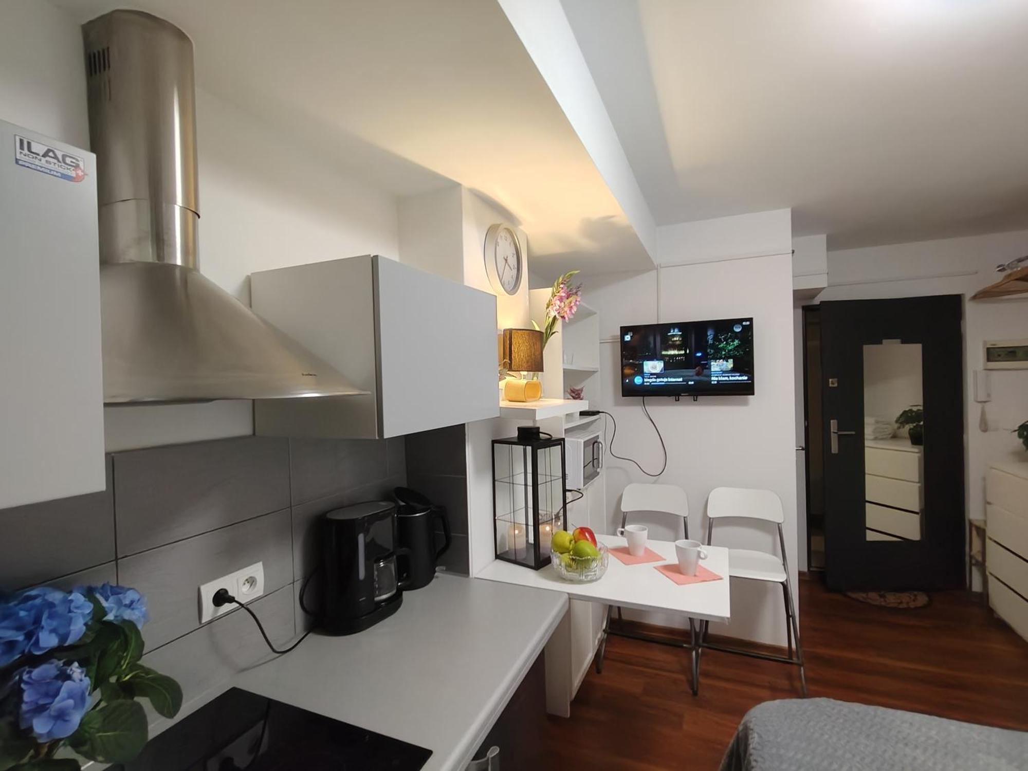 Hollidays Centrum Apartments Varsovia Exterior foto